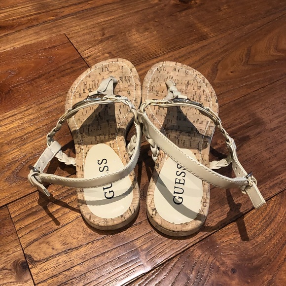 Guess flat T-strap sandals defined by metal logo shiny cream colour sz 6. - Picture 2 of 8